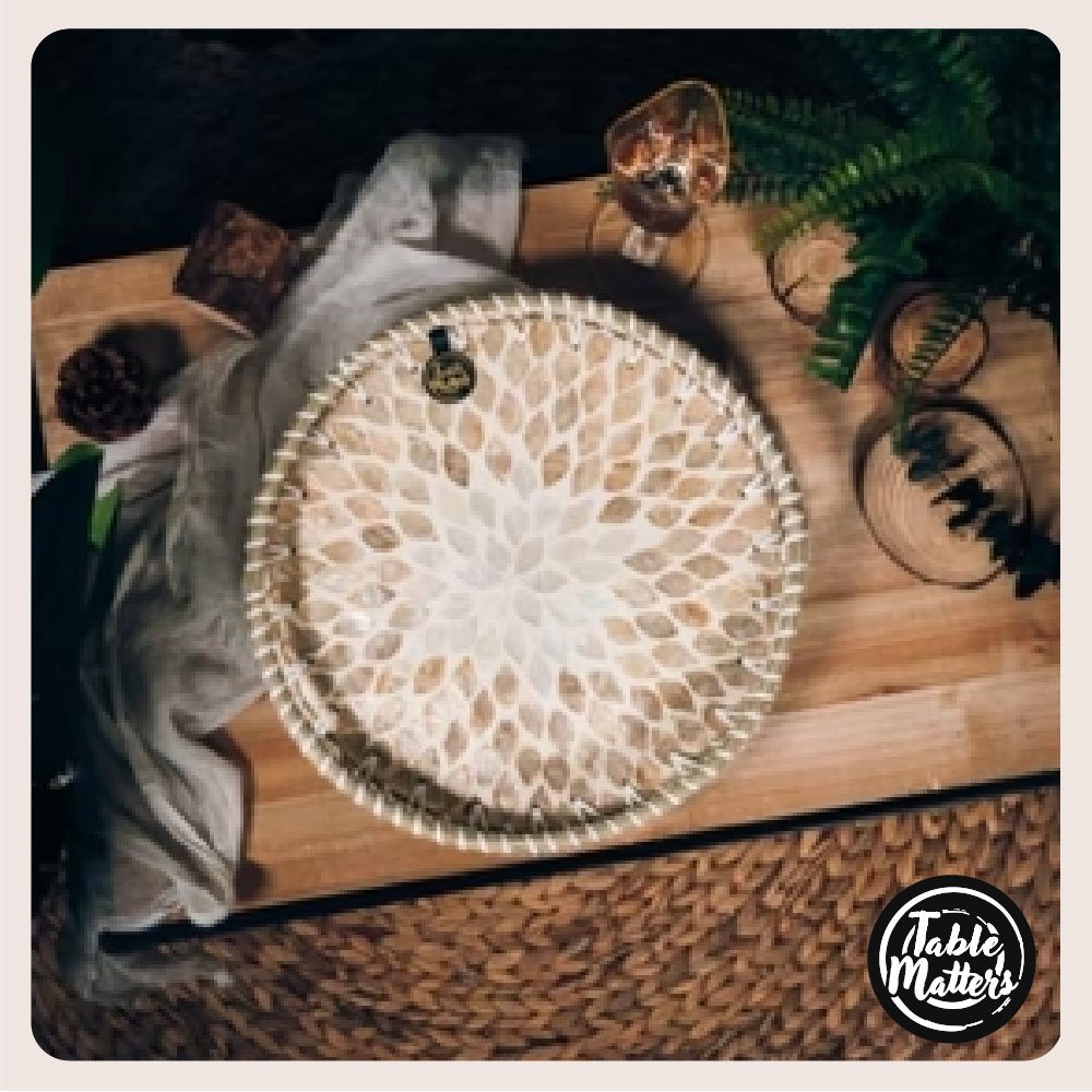 10-Starbust-Rattan-Tray-Small-ProductListing