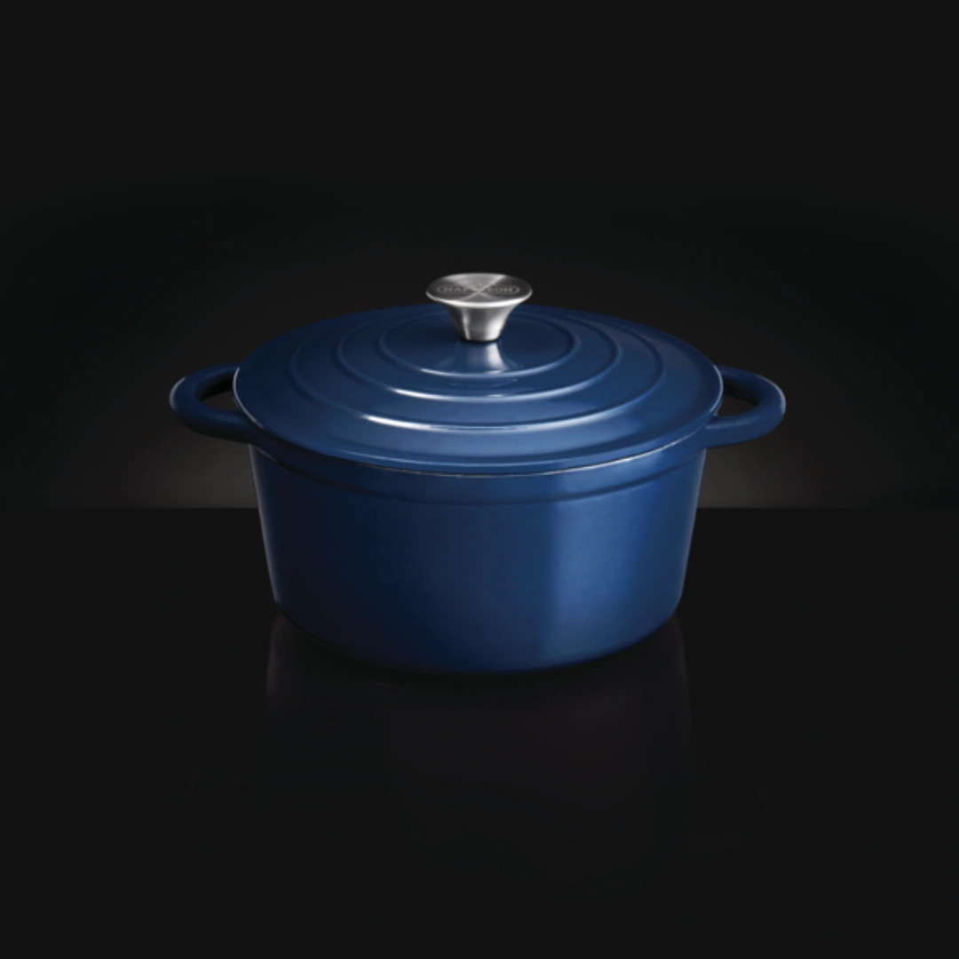Cast-Iron-Round-Casserole-Dish-4-5QT-Lifestyle-3-1.webp