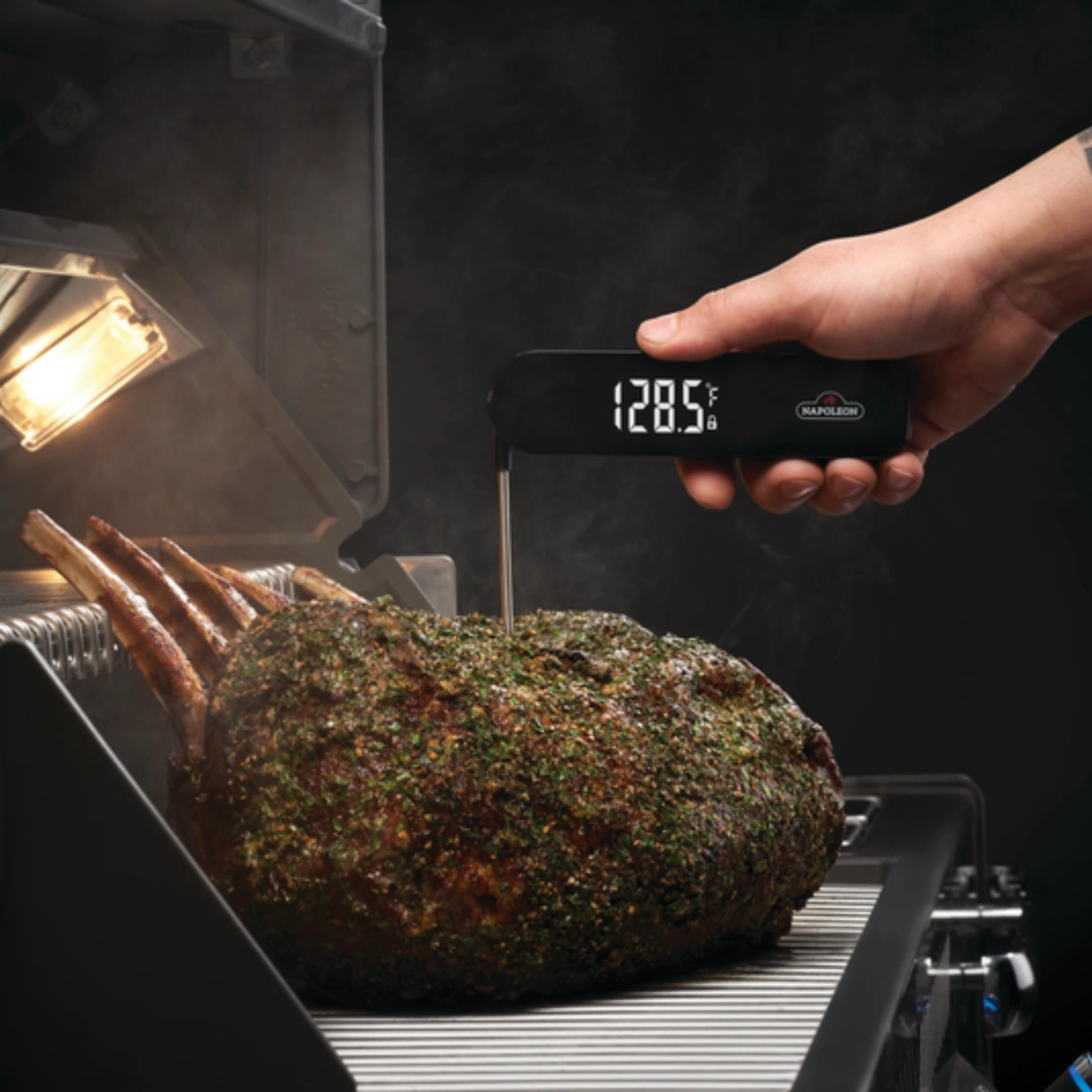 FAST-READ-THERMOMETER-Lifestyle-1.webp