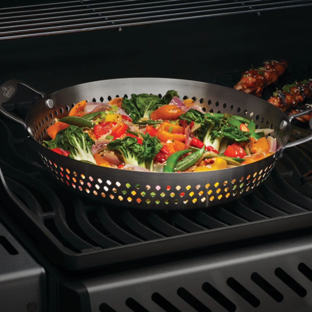 GRILLING-WOK-Lifestyle-1-1.webp