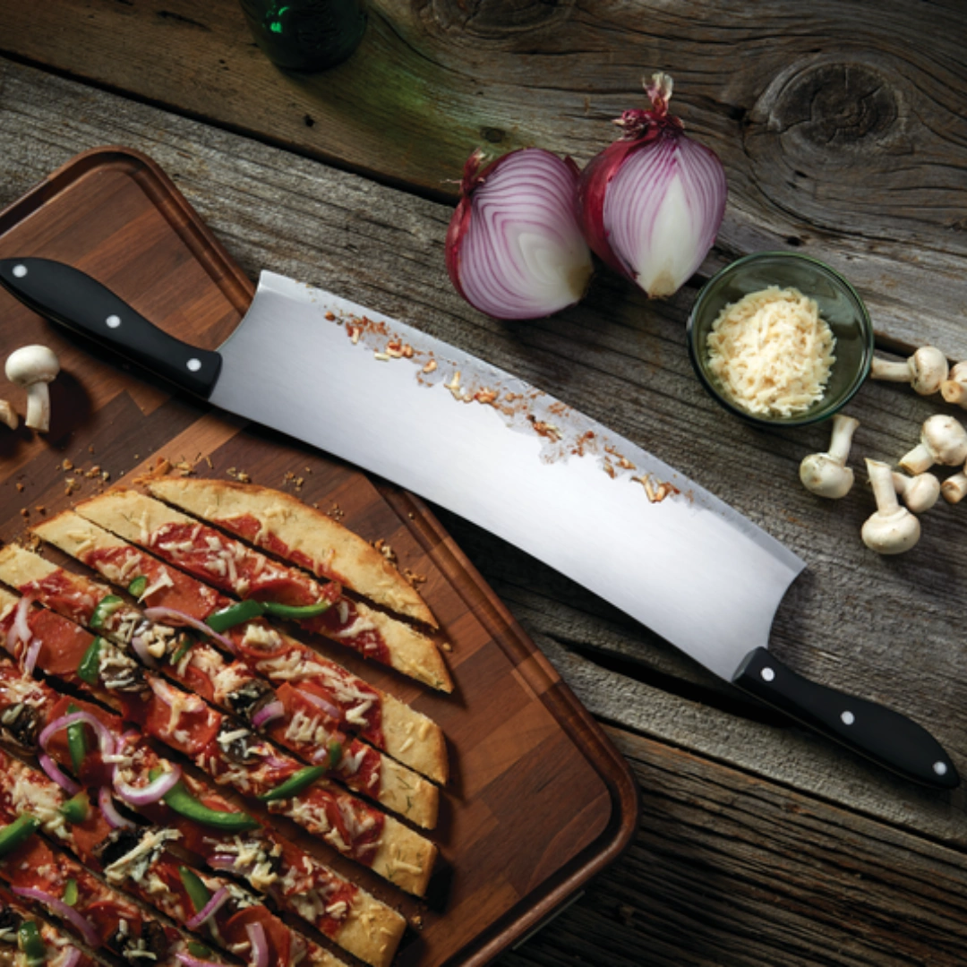 ROCKING-PIZZA-CUTTER-Lifestyle-1-1.webp
