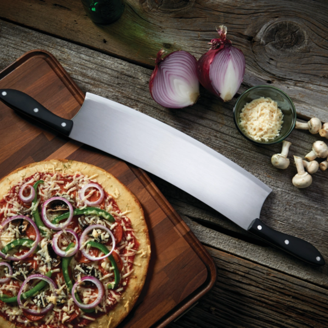 ROCKING-PIZZA-CUTTER-Lifestyle-2-1.webp