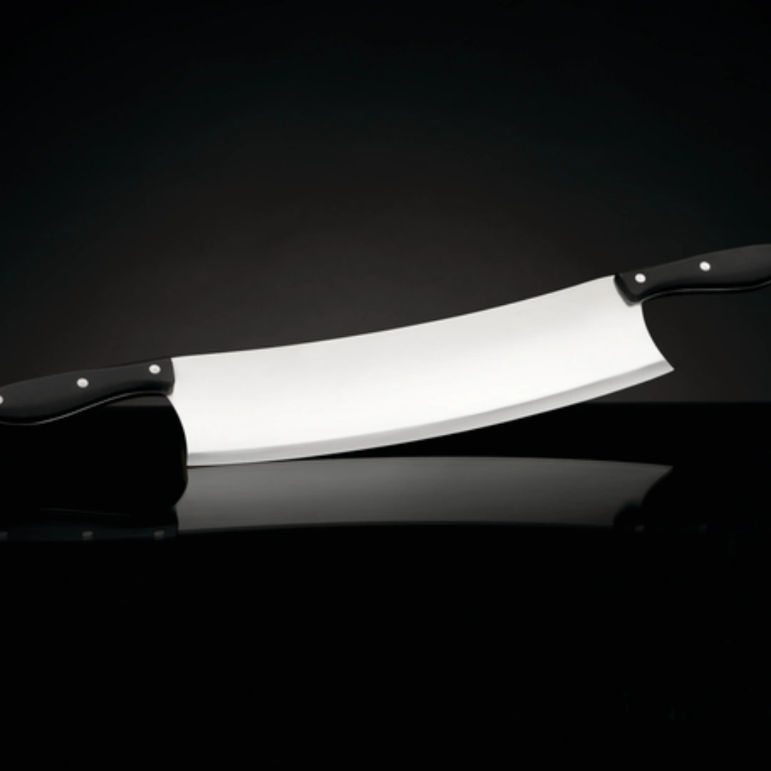 ROCKING-PIZZA-CUTTER-Lifestyle-3-1.webp